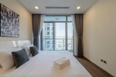 Dreizimmerapartment mit Balkon — Nest365 - Landmark 81 Area Vinhomes Central Park